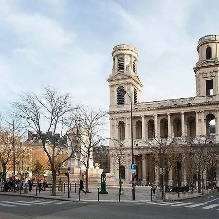 5e Entre Notre Dame & Pantheon Apartment *
